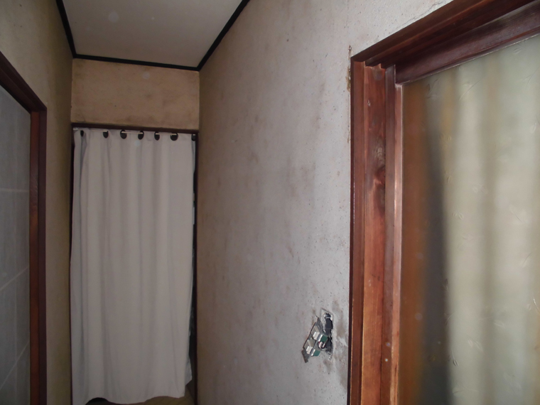 クロス張替工事①