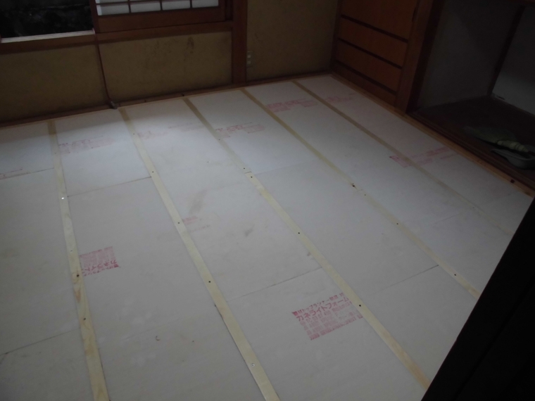 フローリング工張替え前